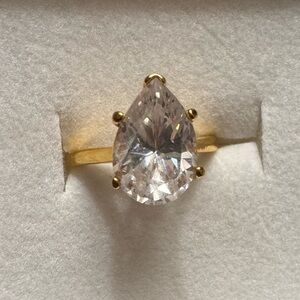 Elegant Gold Color and Stunning Clear Teardrop Costume Ring Size 7